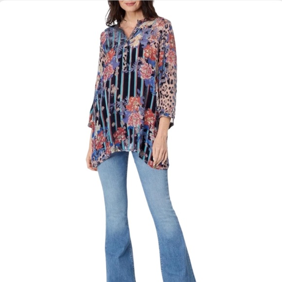 Johnny Was Tops - NWT Floral Stripe Mixed-Print V-Neck Tunic Top - Blue Multi Size S
